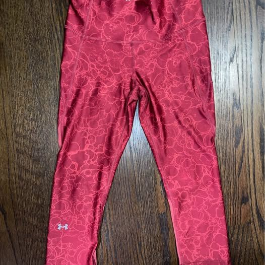 Under Armour Women’s Leggings Size Medium Cropped
